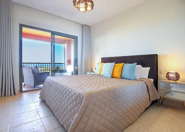 En Residencial De Lujo Flamengos Апартаменты *