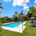 아파트 En Residencial De Lujo Flamengos 에스테포나